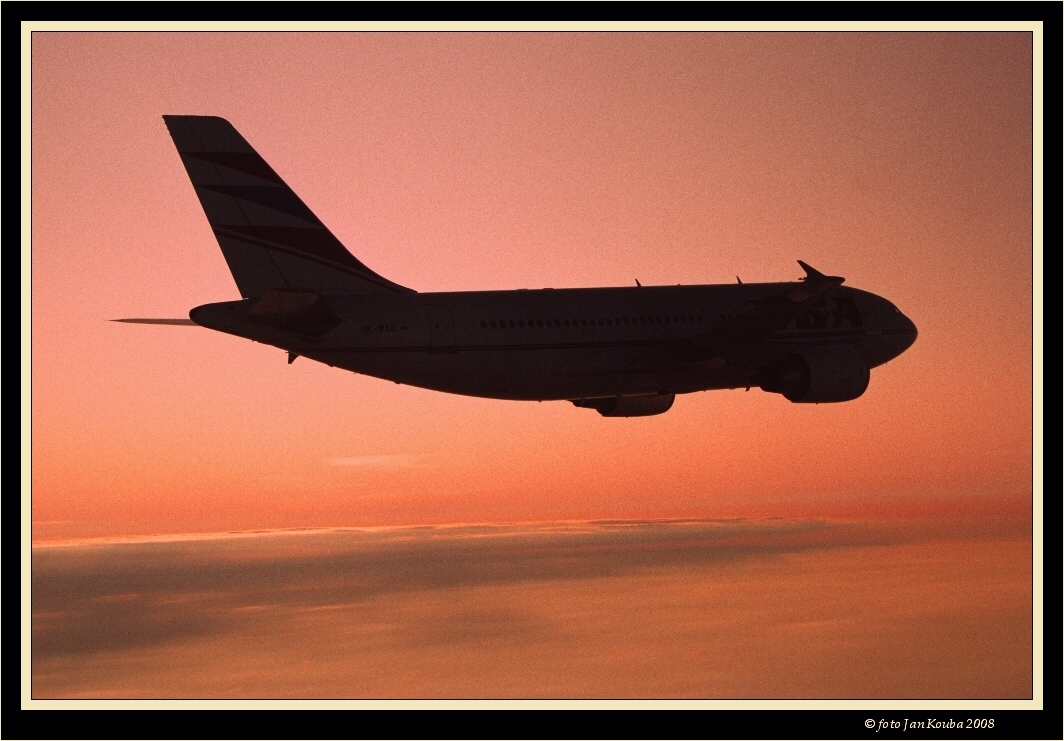 AIRBUS A310 002.jpg