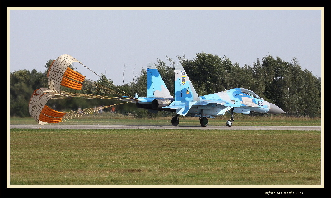 CIAF 2013 Sukhoi Su-27 20