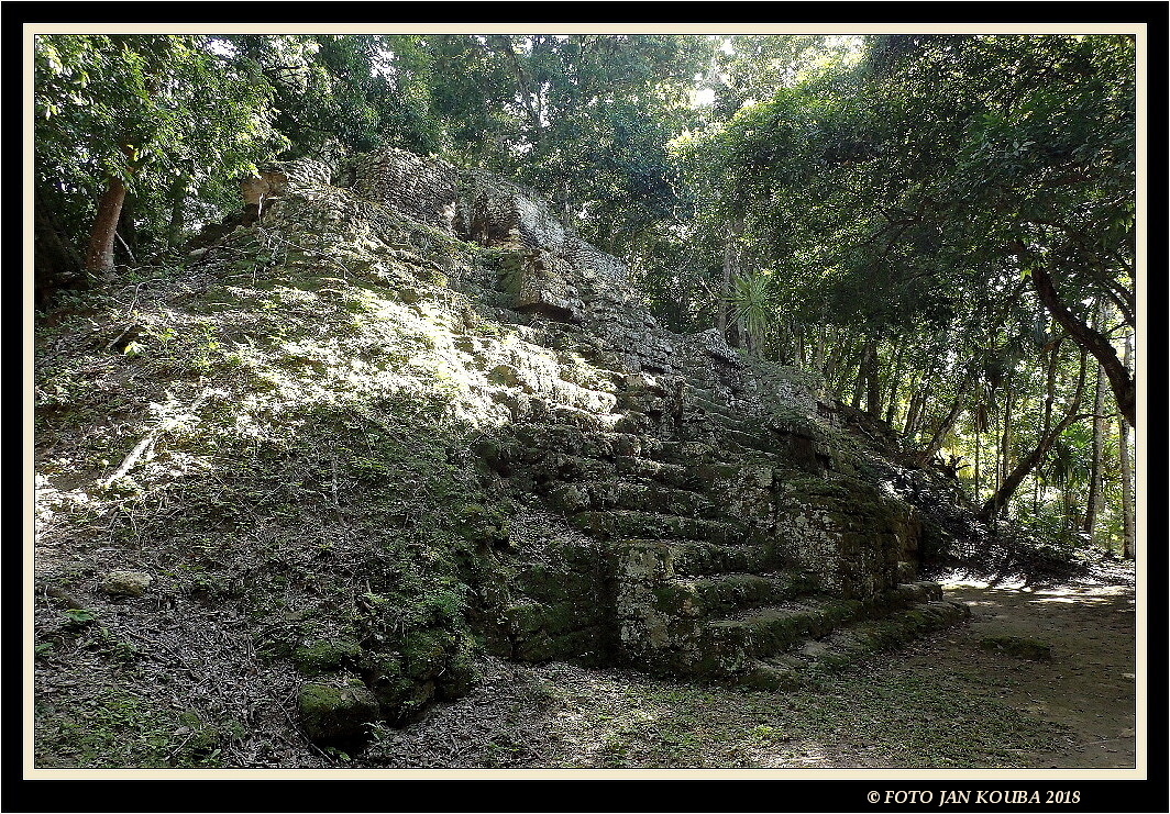 24 Guatemala - Tikal, Mayan ruins, mayské ruiny