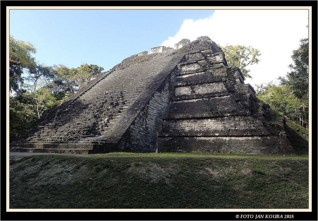 26 Guatemala - Tikal, Mayan ruins, mayské ruiny