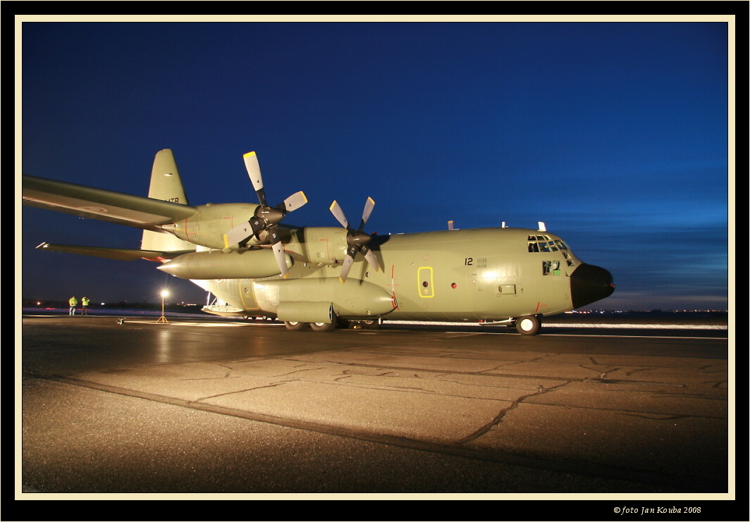C130H Hercules  11.JPG