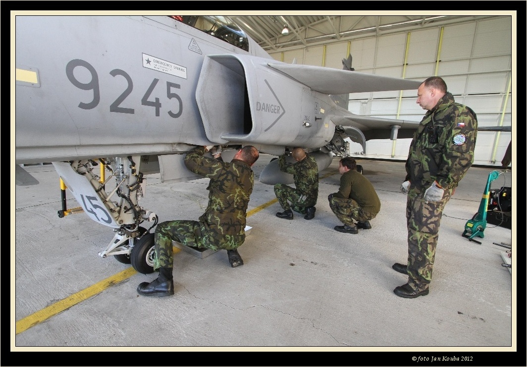 05 Práce na letounu Jas-39 Gripen