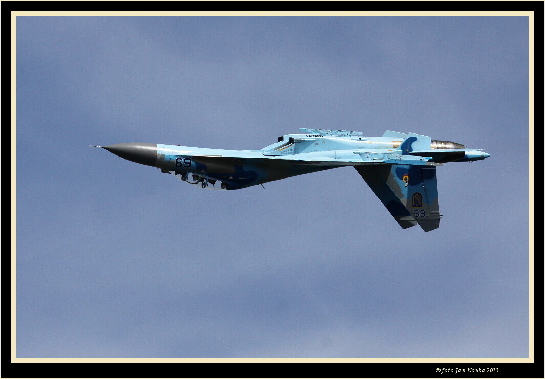 CIAF 2013 Sukhoi Su-27 07