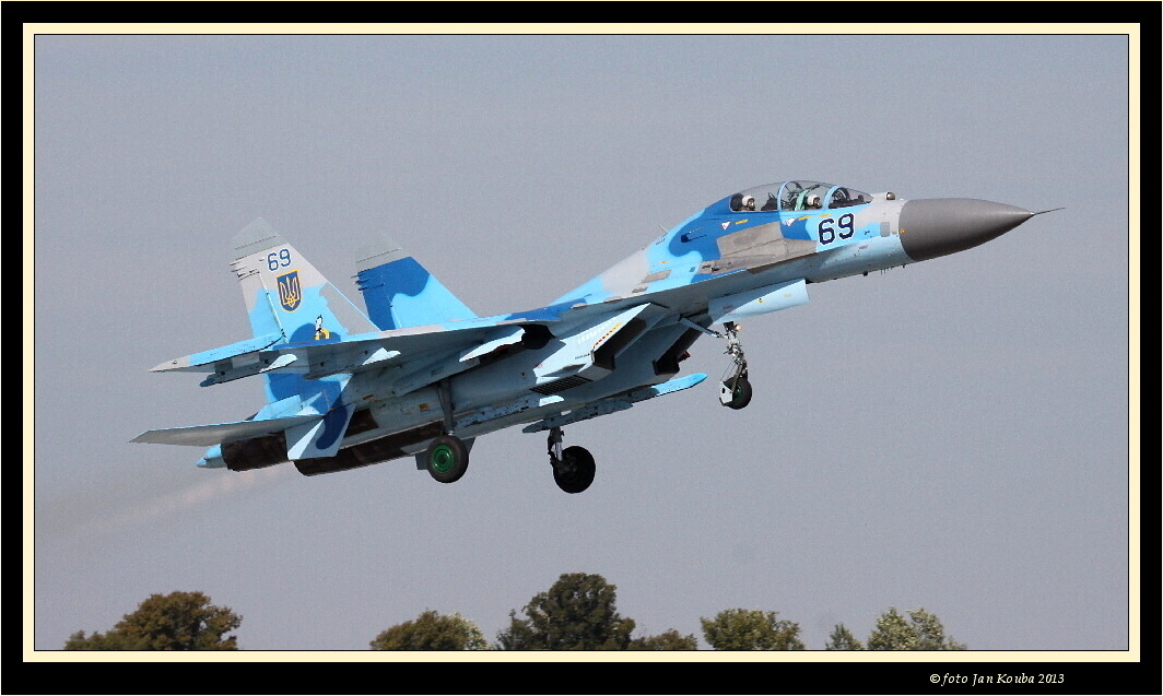 CIAF 2013 Sukhoi Su-27 13