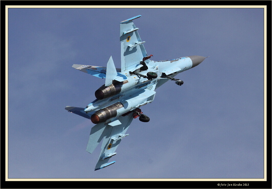 CIAF 2013 Sukhoi Su-27 15