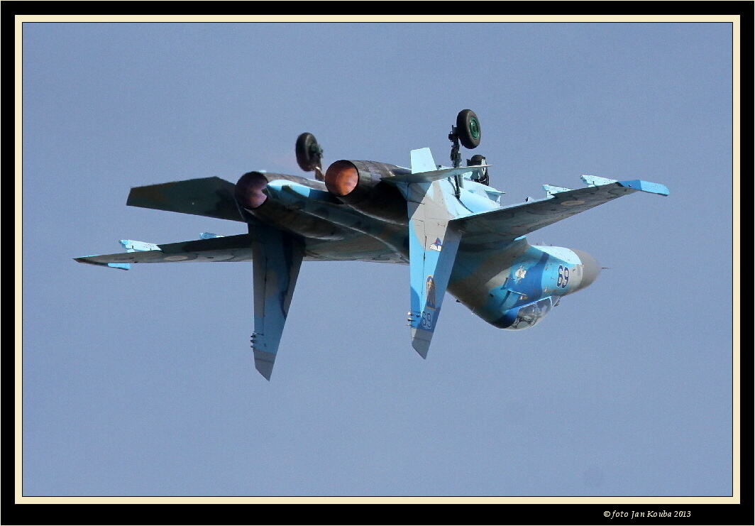 CIAF 2013 Sukhoi Su-27 18