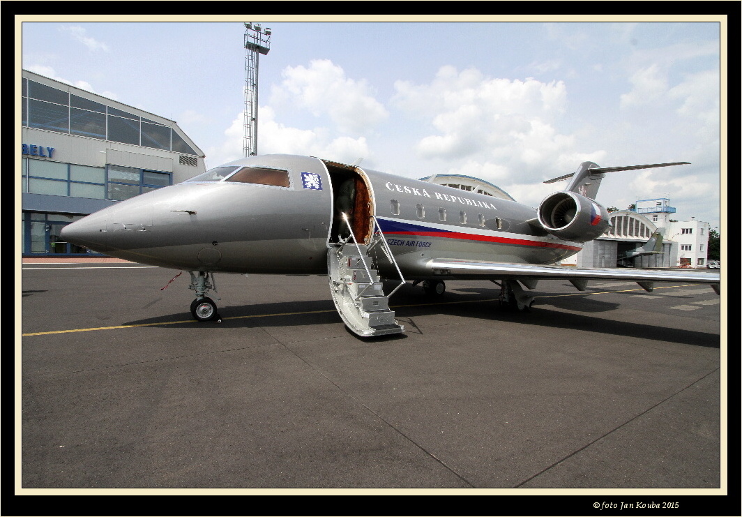  Challenger CL-601 02