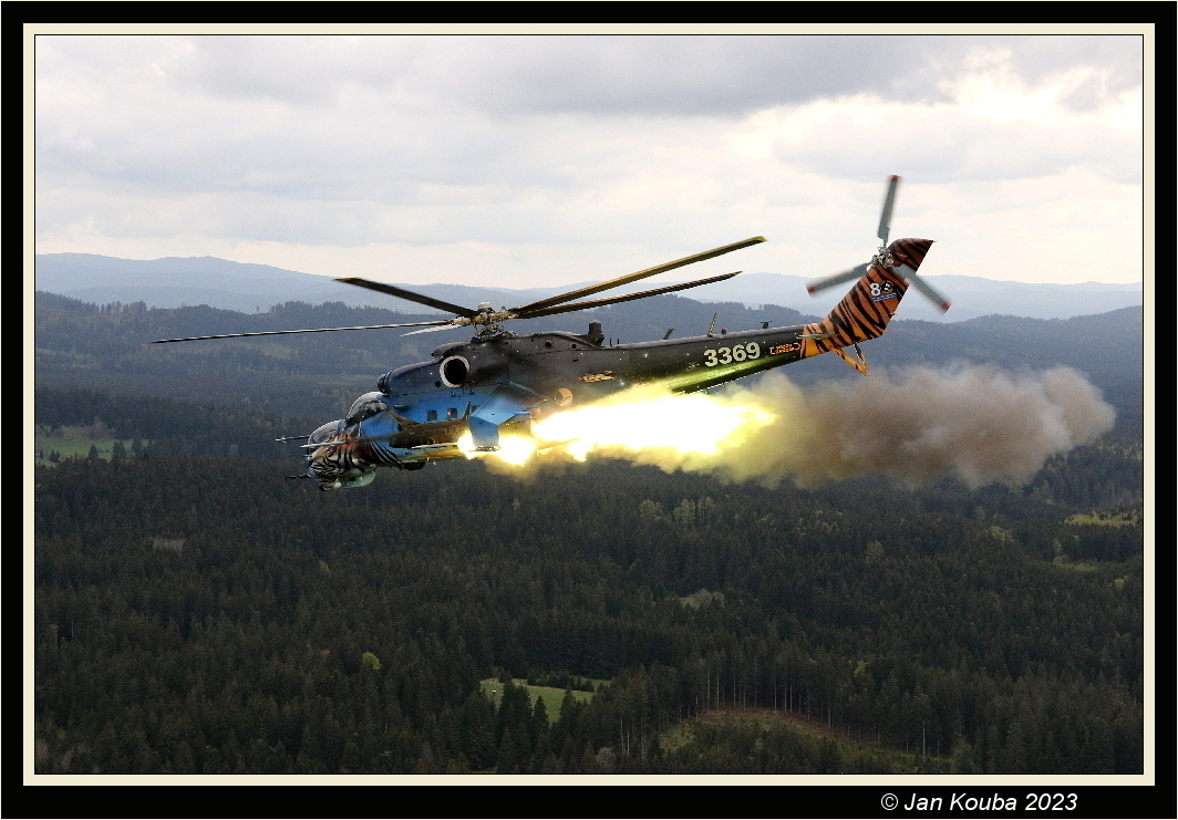 Fire Mi-24 08