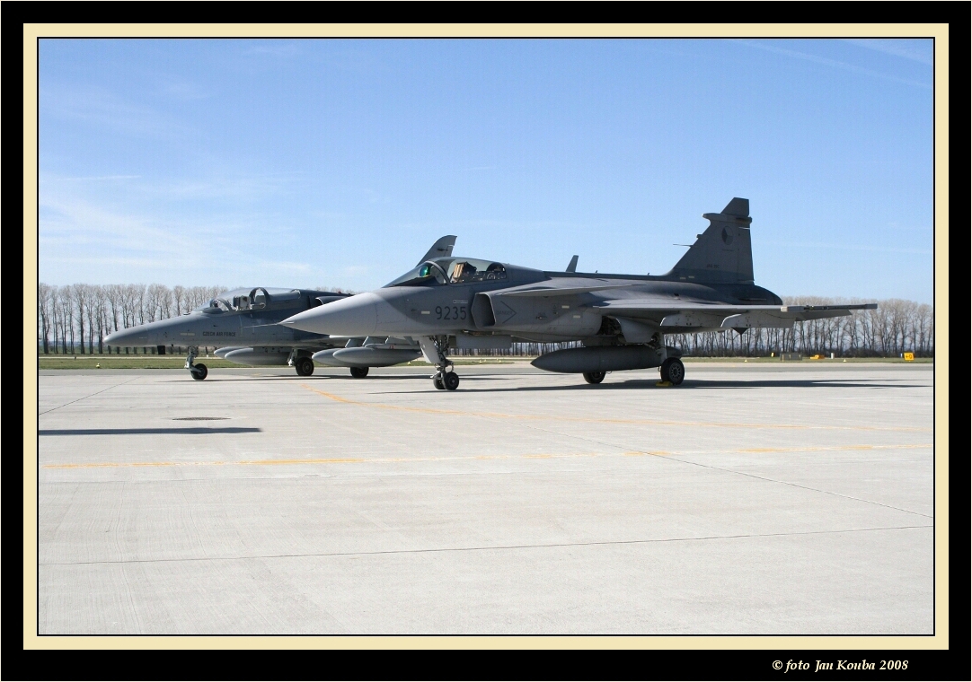 JAS 39 GRIPEN 26.jpg